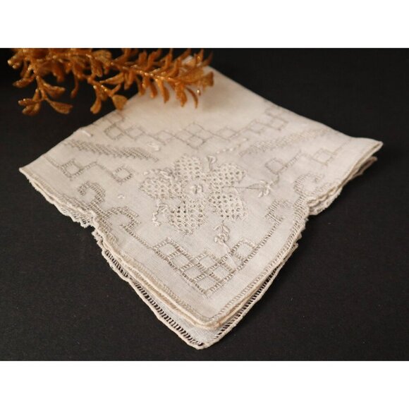 Handkerchief Hanky Hankie Vintage White With Open Work - Picture 2 of 3